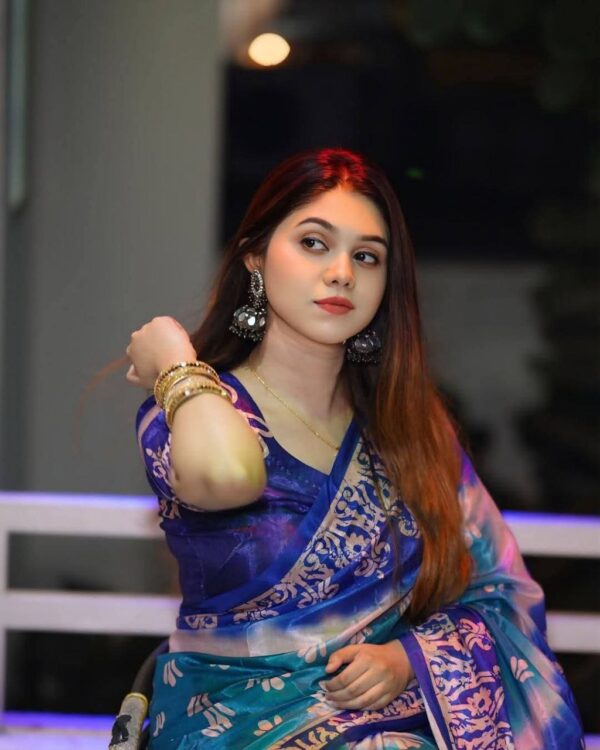 মাধবীলতা শাড়ি