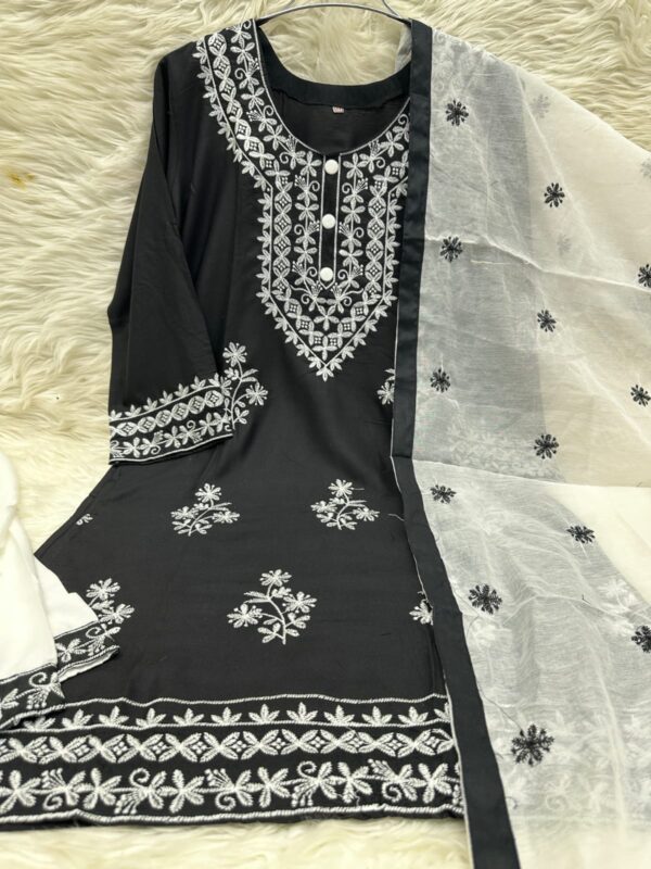 এমব্রয়ডারি রেডি থ্রি-পিস - Image 3